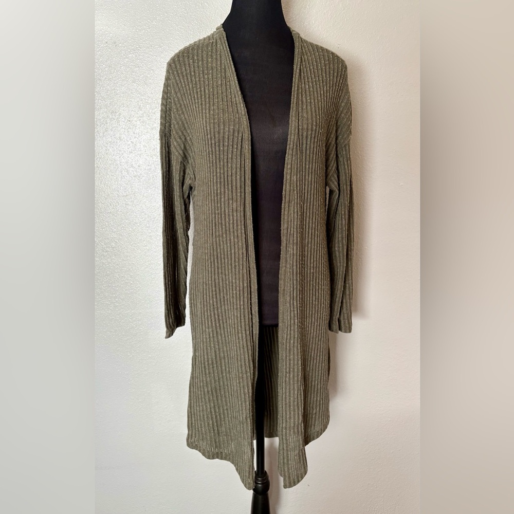 Daytrip Twisted Back Pointelle Knit Cardigan Size Medium
